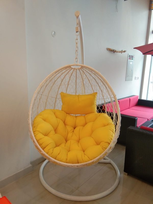 Hanging seat with Polyester Fabric & Yellow Pillow